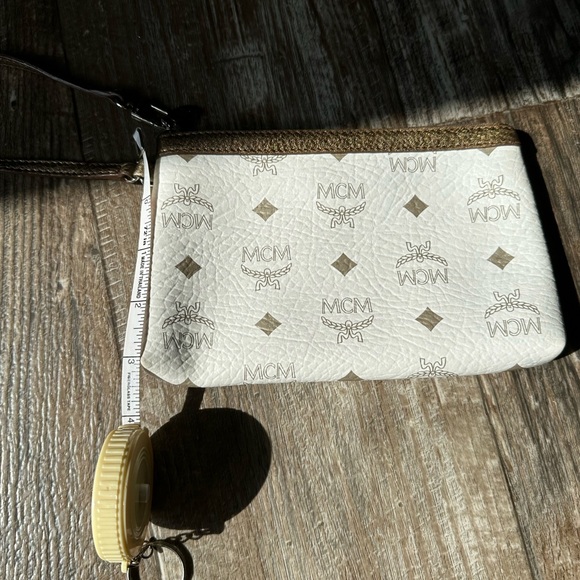 MCM Pochette w/wrist strap - Picture 8 of 11